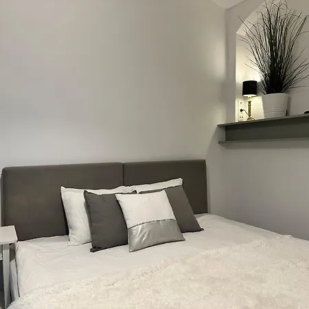 شقة Mieszkanie Na Parterze Z Tarasem سوبوت